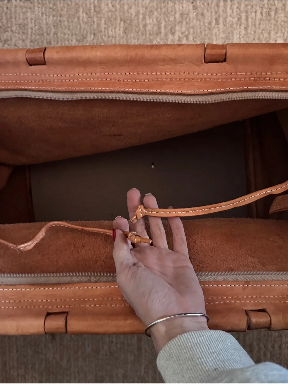VTG Sergios Collection Genuine Leather Western Tooled Travel Bag Weekend Duffel